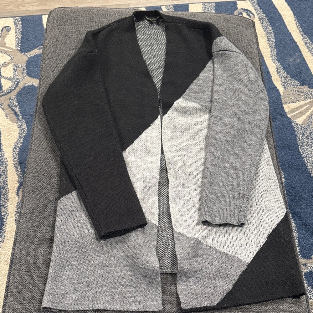 Kathy Ireland Colorblock Open Front Cardigan - Black & Gray